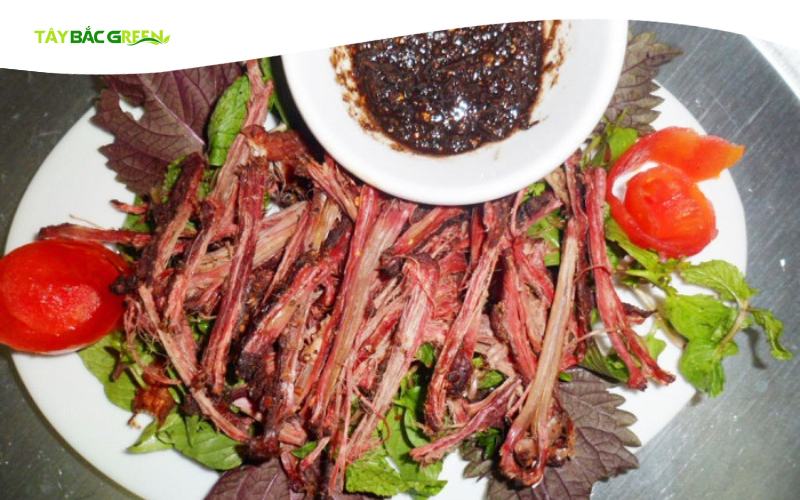 Mẹ bầu muốn ăn thịt trâu gác bếp cần hạn chế tối đa về số lượng và tránh ăn cùng gừng, thịt chó, lươn