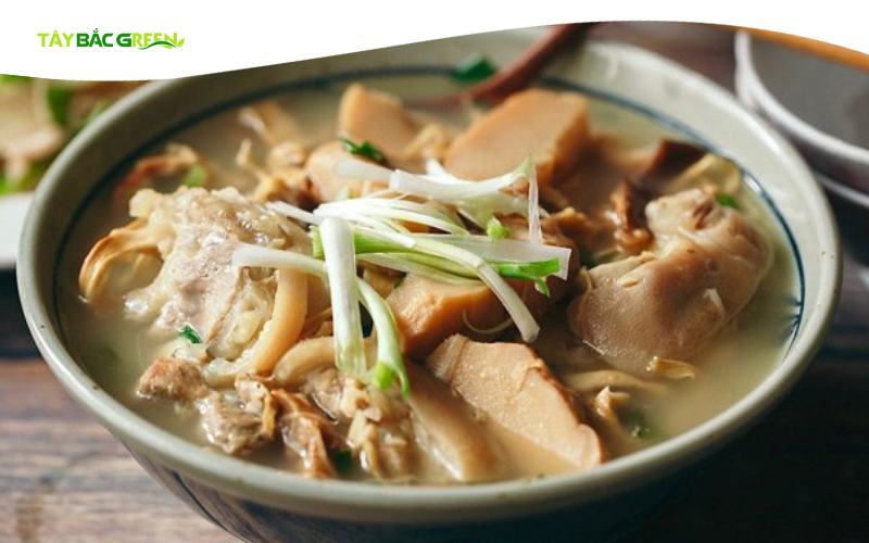 Cách nấu canh măng khô móng giò