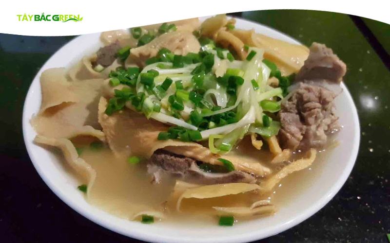 Cách làm canh măng khô nấu xương