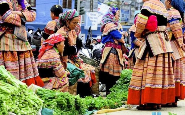 Phiên chợ Tây Bắc