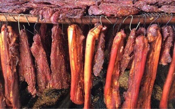 Thịt lợn gác bếp