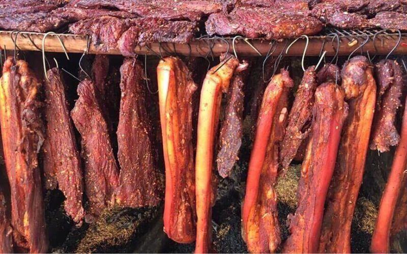 Thịt lợn gác bếp