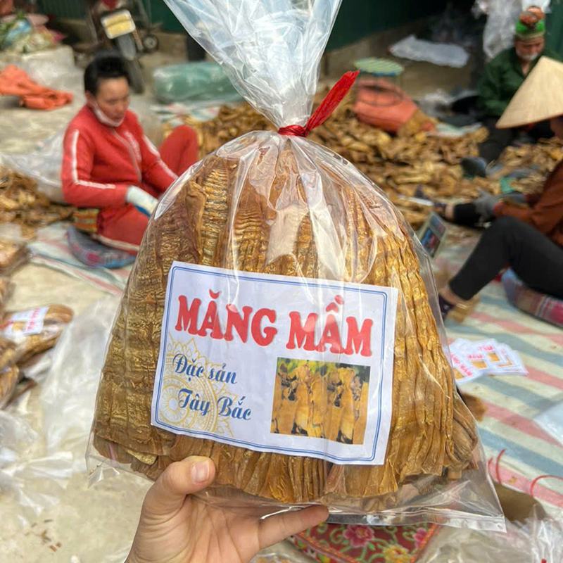 Măng khô đặc sản Tây Bắc, sản phẩm sạch, chất lượng cao, đóng gói tiện lợi, phù hợp làm quà tặng và sử dụng trong ẩm thực truyền thống.