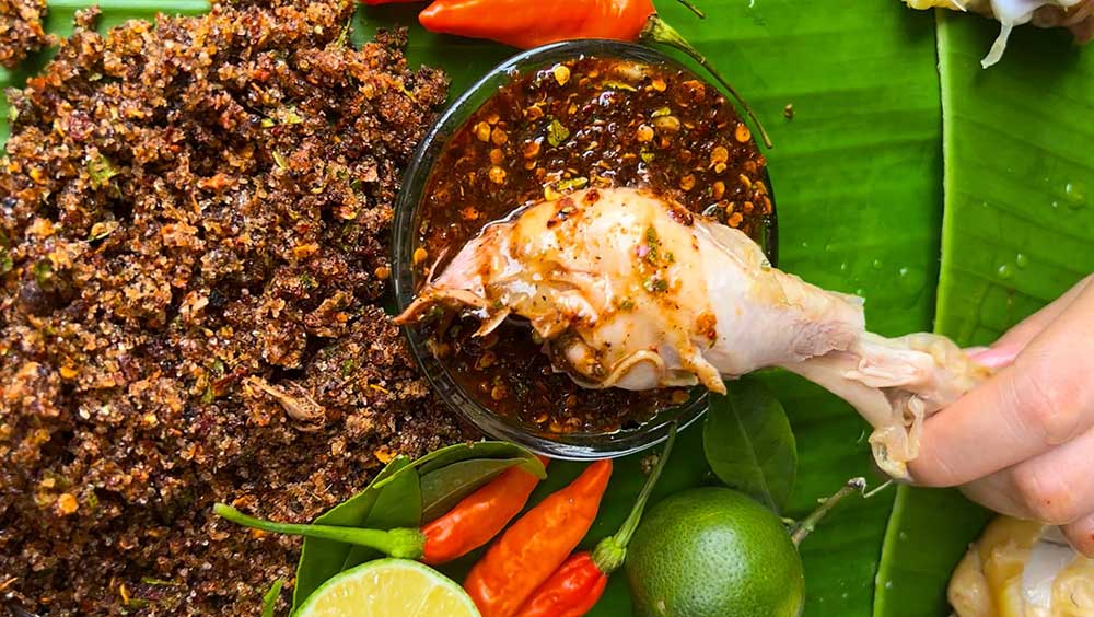 chẳm chéo được dùng để chấm các món ăn, làm tăng hương vị thơm ngon.