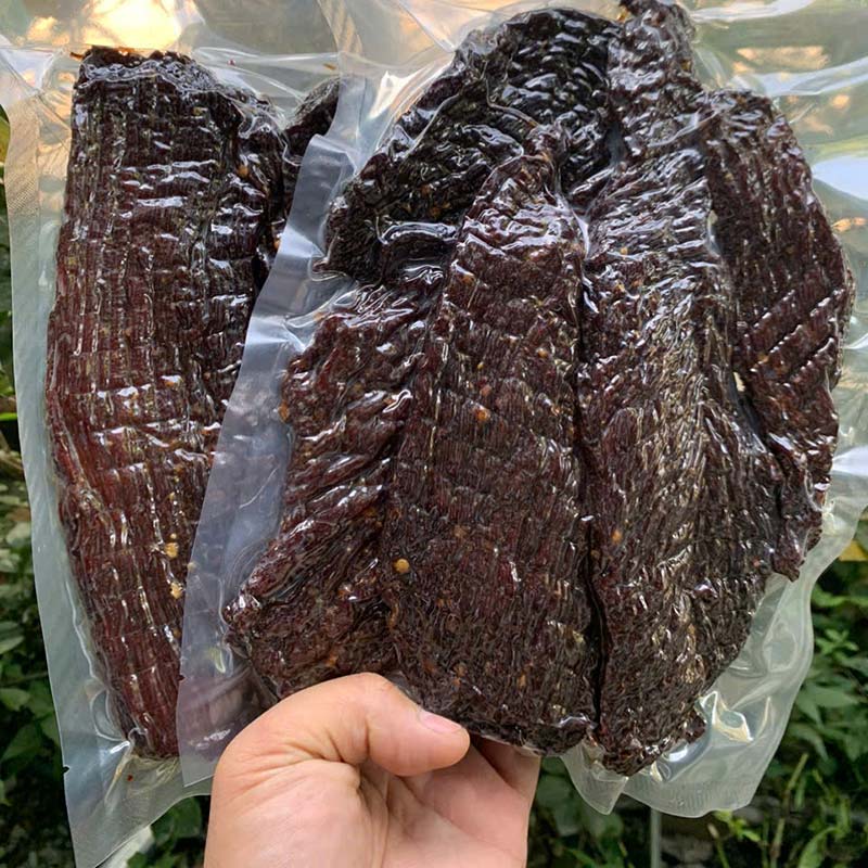 Thịt lợn gác bếp Tây Bắc – Đặc sản thơm ngon, hun khói tự nhiên.